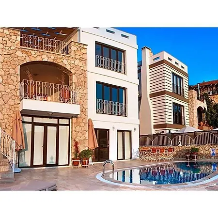 Sleeps 8 Pool Air Con Wifi * Καλκάν