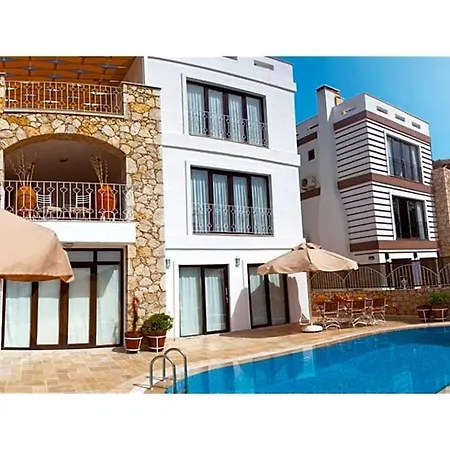 Sleeps 8 Pool Air Con Wifi * Καλκάν