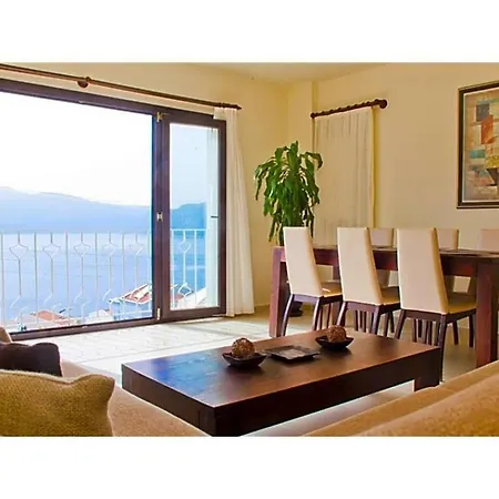 Sleeps 8 Pool Air Con Wifi Καλκάν
