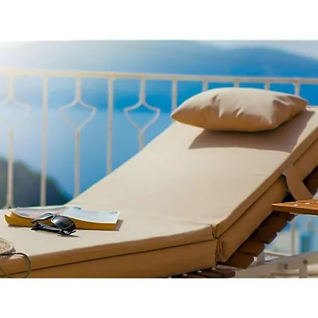 Sleeps 8 Pool Air Con Wifi Villa